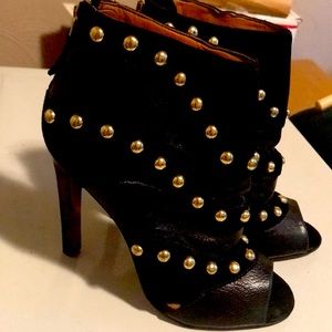 💚Nine West Open Toe Design W/Back Zipper Swede Heather Size 5 1/2